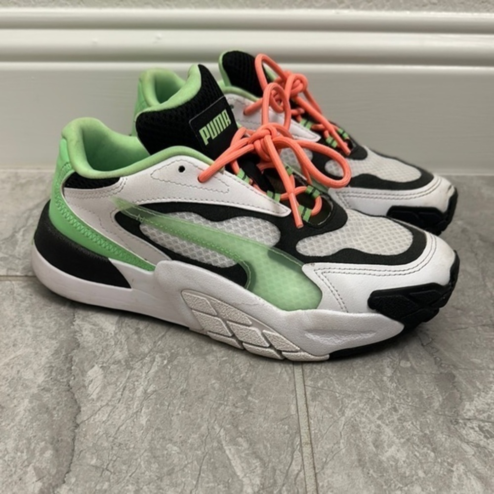 Puma White and Green Sneakers Modern Design